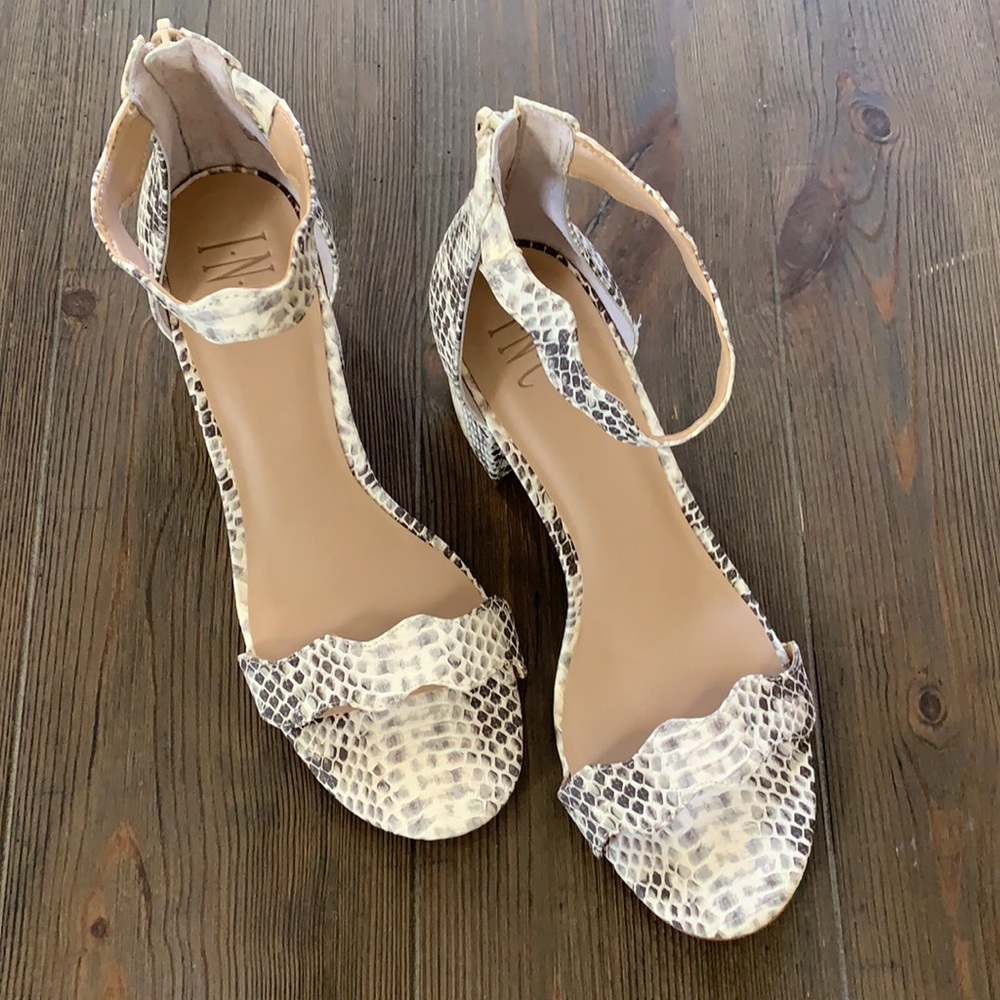NEW I.N.C Faux Snakeskin Sandals 🐍